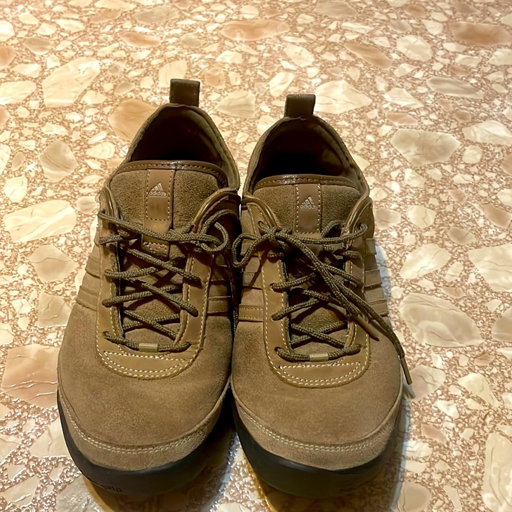Adidas daroga, gray woman shoe size: 5.5 good condition